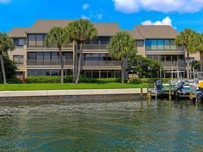 For Sale: $850,000 (2 beds, 3 baths, 1800 Square Feet)