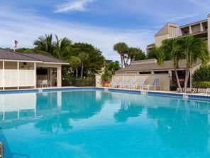 For Sale: $850,000 (2 beds, 3 baths, 1800 Square Feet)