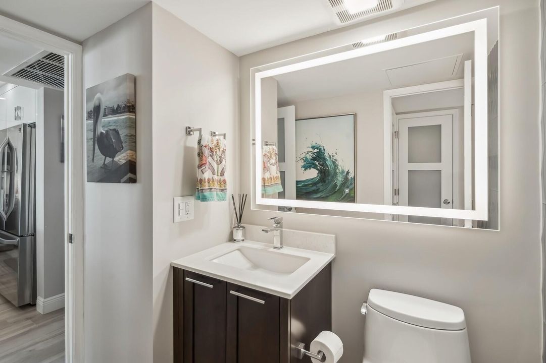 For Rent: $3,000 (1 beds, 1 baths, 890 Square Feet)