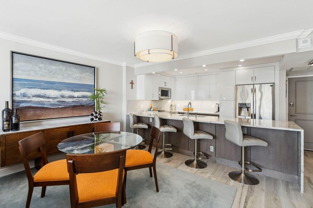 For Rent: $3,000 (1 beds, 1 baths, 890 Square Feet)