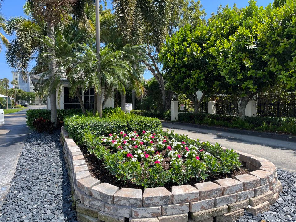 For Sale: $379,900 (1 beds, 1 baths, 787 Square Feet)