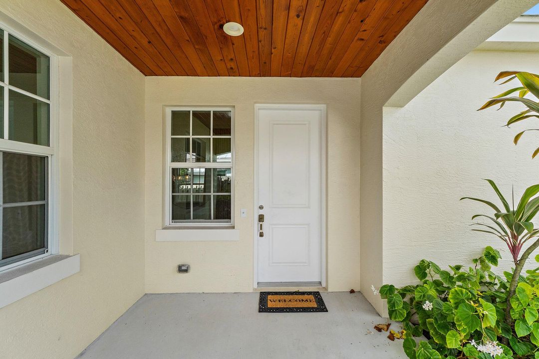 Active With Contract: $775,000 (4 beds, 2 baths, 1928 Square Feet)