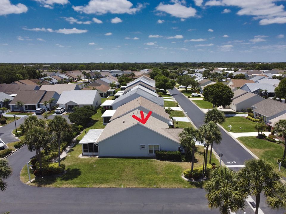 На продажу: $269,900 (2 спален, 2 ванн, 1372 Квадратных фут)