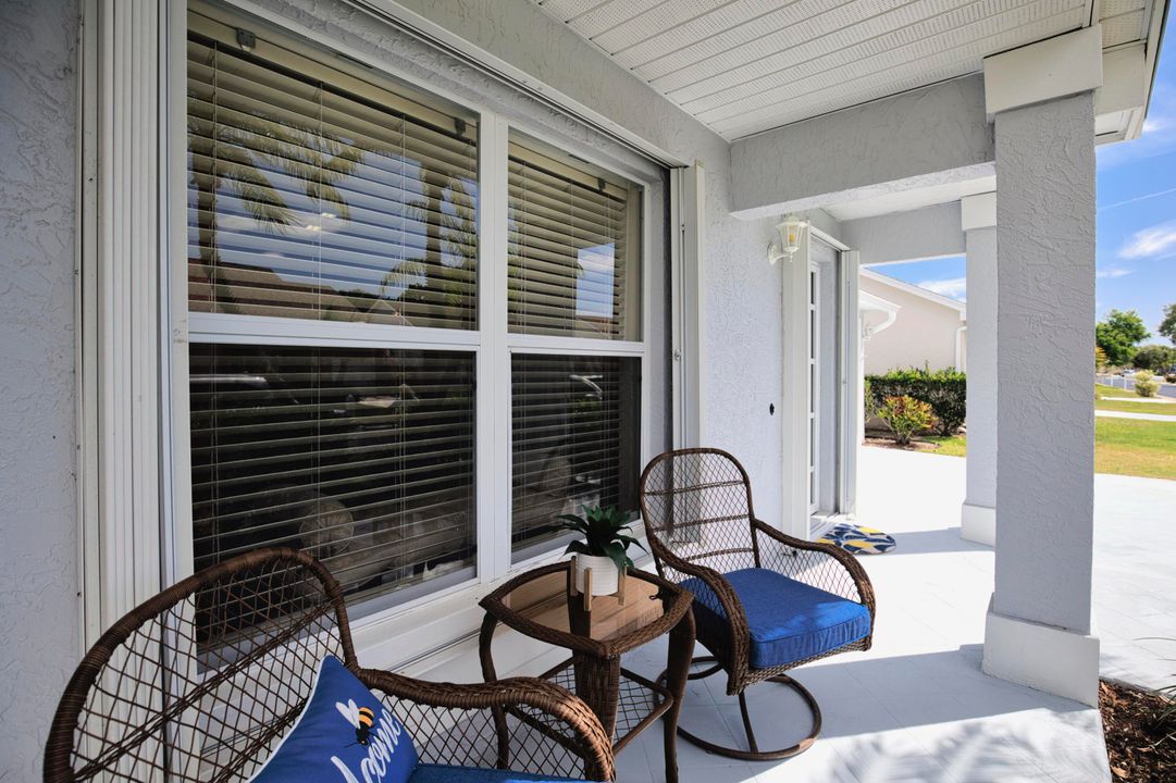 На продажу: $269,900 (2 спален, 2 ванн, 1372 Квадратных фут)