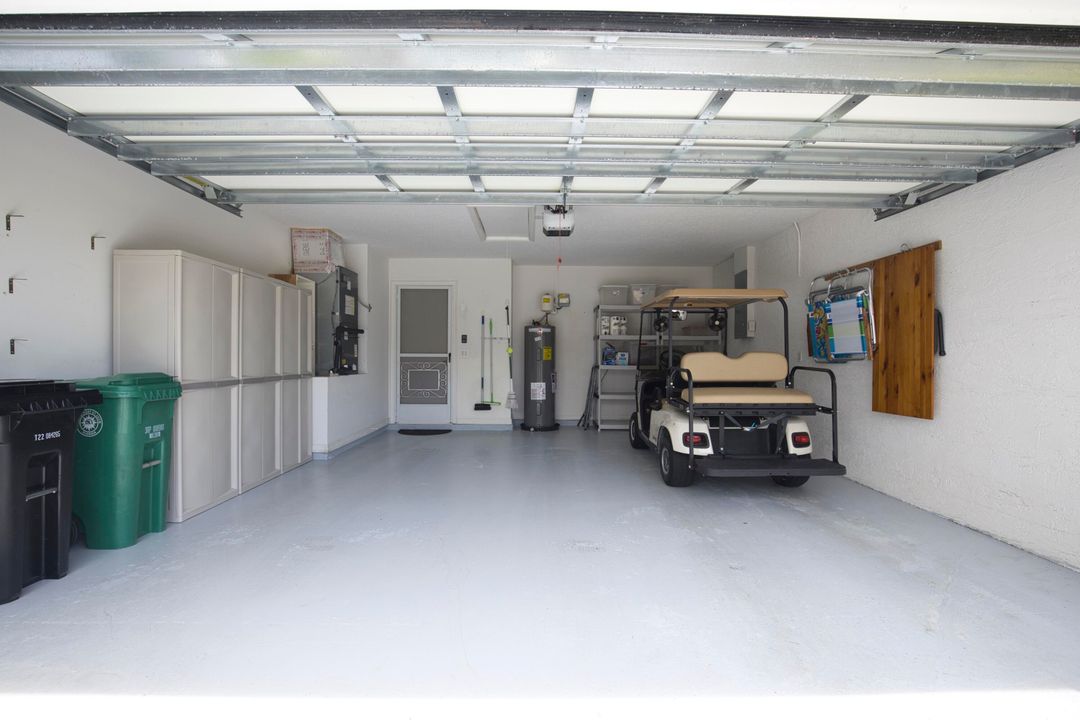 На продажу: $269,900 (2 спален, 2 ванн, 1372 Квадратных фут)