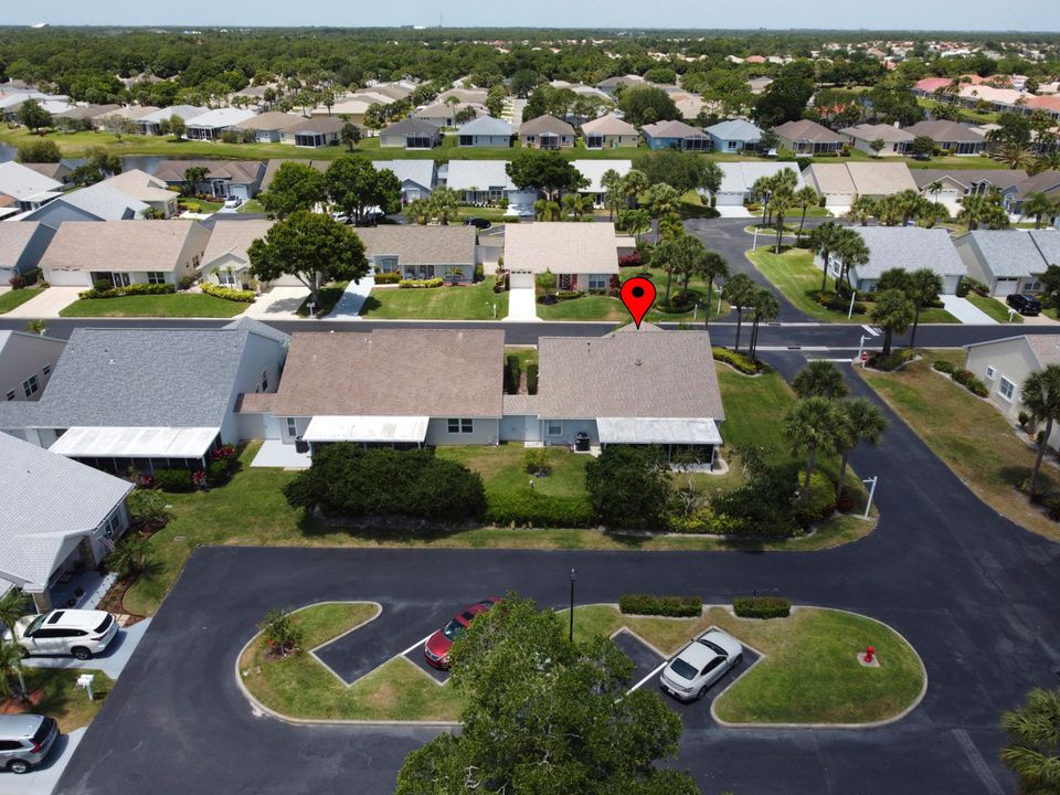 На продажу: $269,900 (2 спален, 2 ванн, 1372 Квадратных фут)