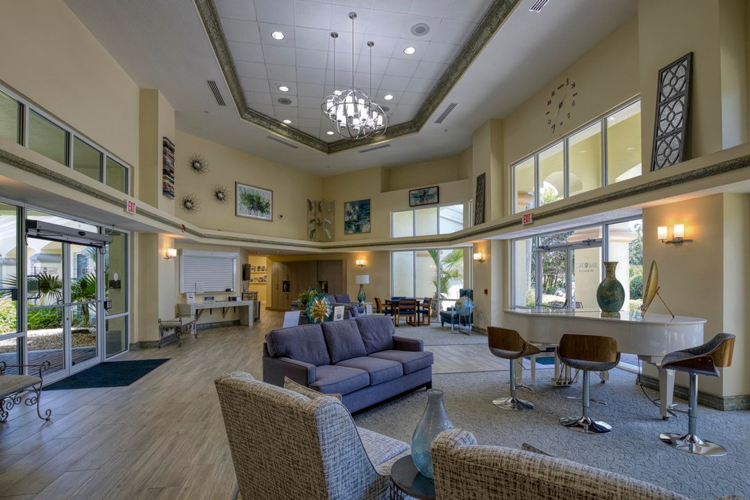 На продажу: $269,900 (2 спален, 2 ванн, 1372 Квадратных фут)