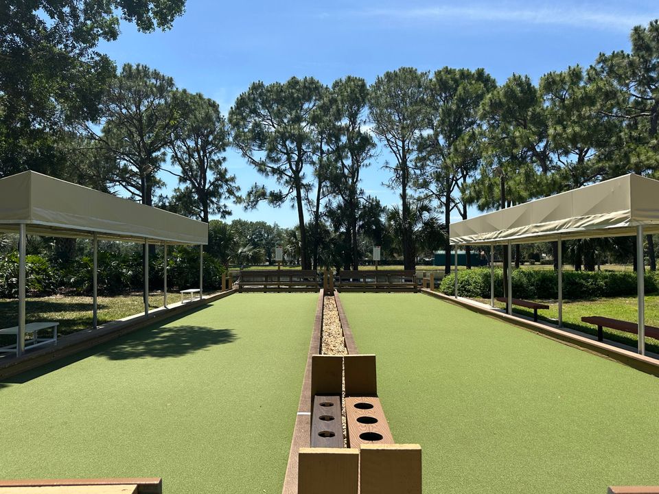 На продажу: $269,900 (2 спален, 2 ванн, 1372 Квадратных фут)