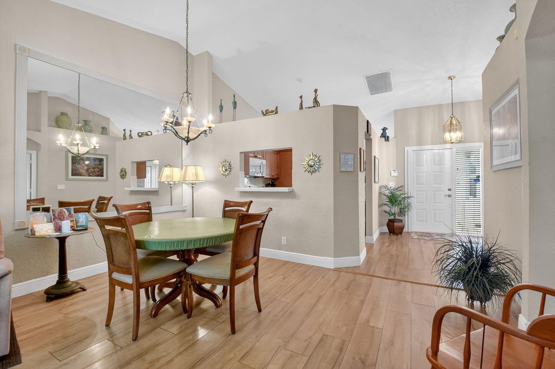 待售: $385,000 (2 贝兹, 2 浴室, 1378 平方英尺)