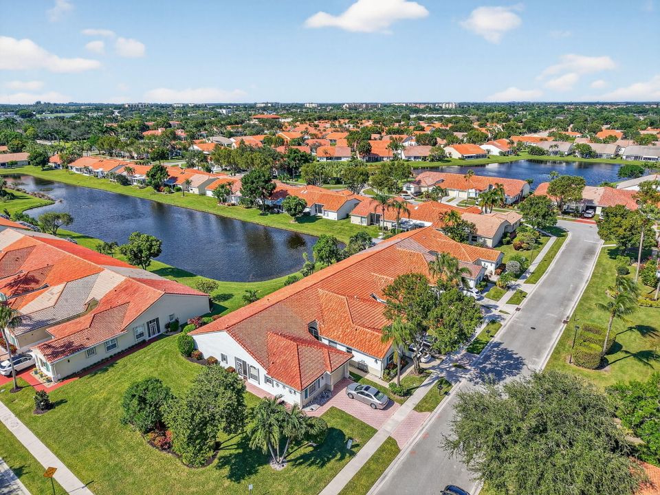 待售: $385,000 (2 贝兹, 2 浴室, 1378 平方英尺)