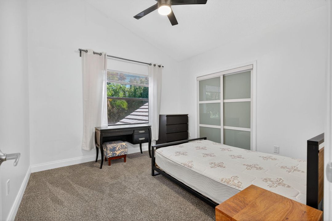 Activo con contrato: $5,999 (4 camas, 2 baños, 3176 Pies cuadrados)