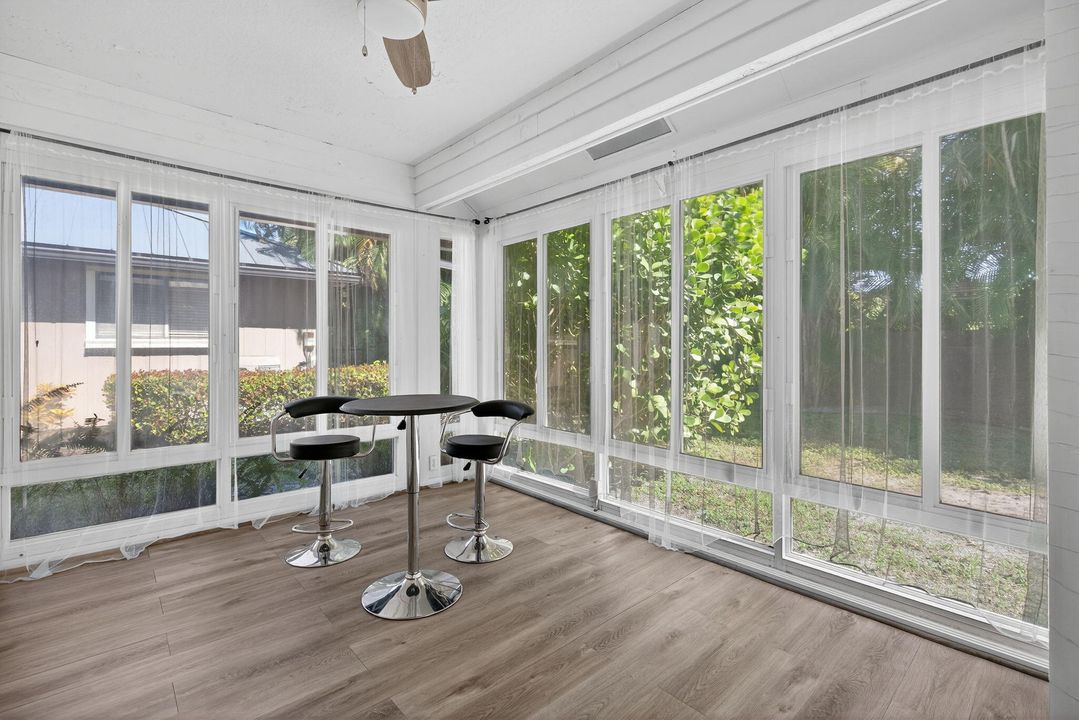 Activo con contrato: $5,999 (4 camas, 2 baños, 3176 Pies cuadrados)