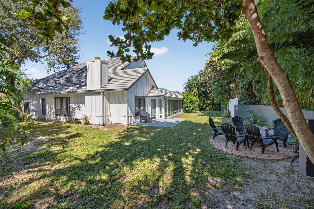 Activo con contrato: $5,999 (4 camas, 2 baños, 3176 Pies cuadrados)