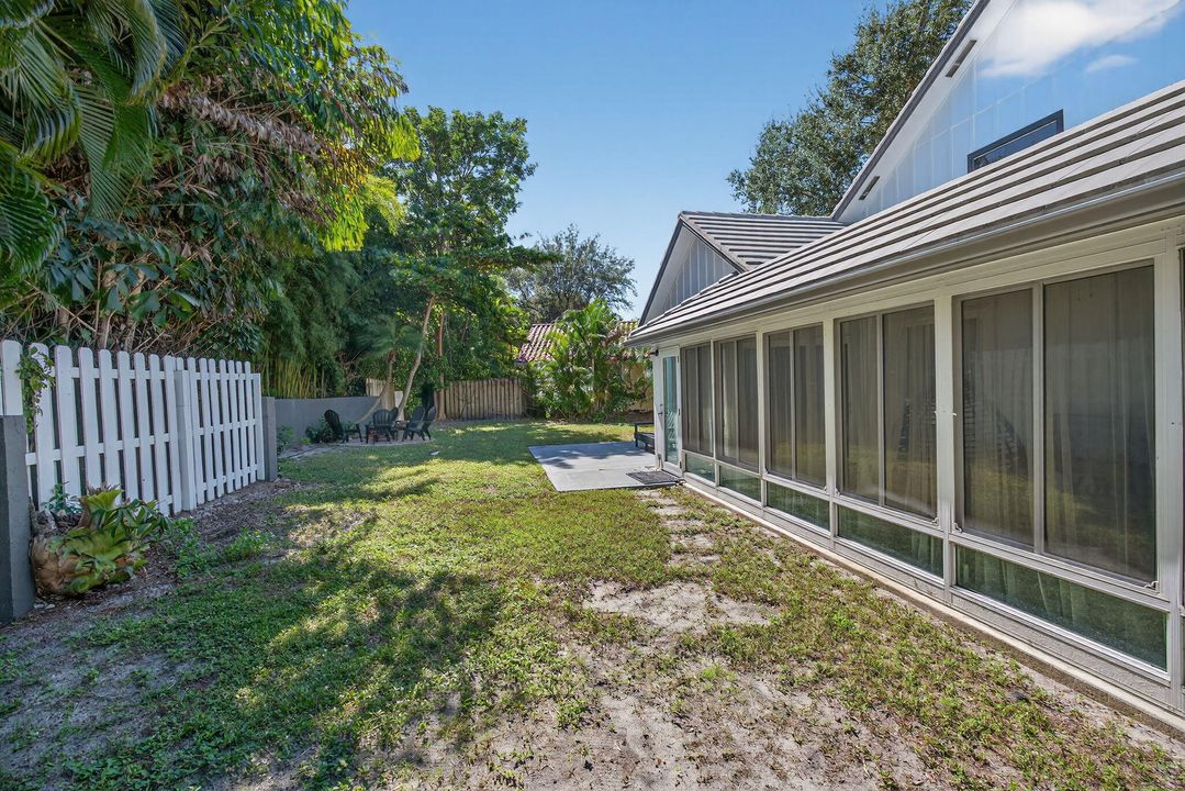 Activo con contrato: $5,999 (4 camas, 2 baños, 3176 Pies cuadrados)