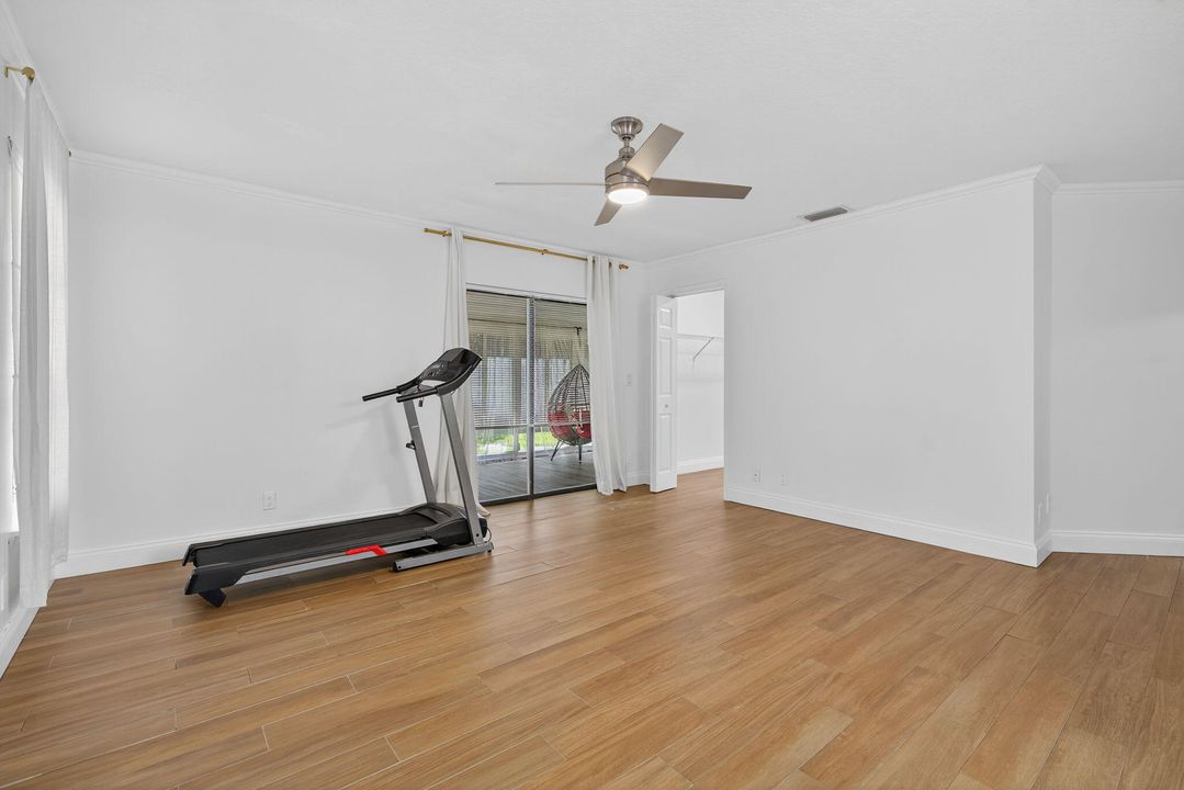 Activo con contrato: $5,999 (4 camas, 2 baños, 3176 Pies cuadrados)