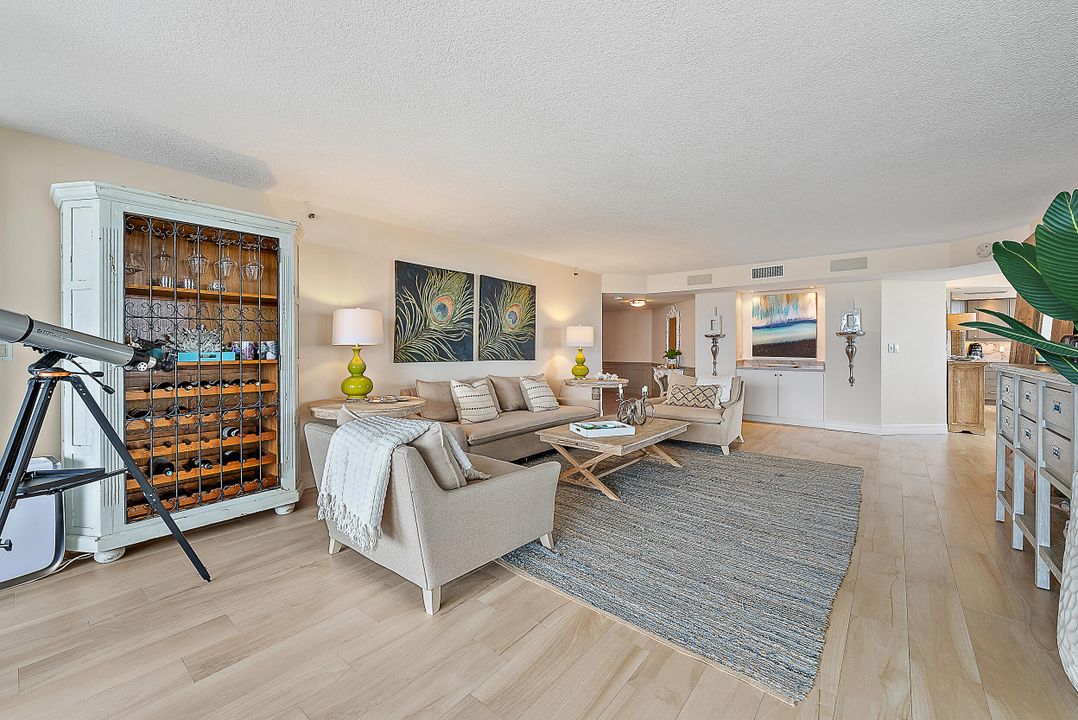 For Rent: $13,500 (3 beds, 3 baths, 2147 Square Feet)