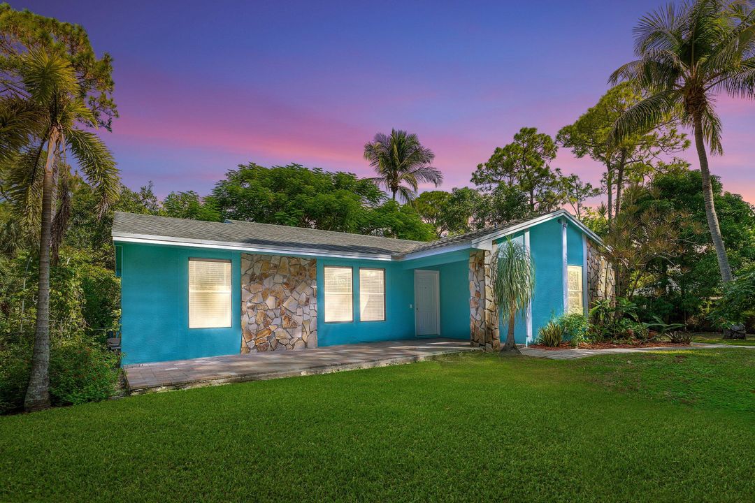 For Sale: $499,000 (3 beds, 2 baths, 1128 Square Feet)