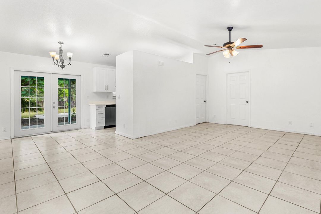 For Sale: $499,000 (3 beds, 2 baths, 1128 Square Feet)