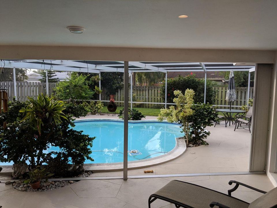 Active With Contract: $5,000 (3 beds, 3 baths, 1481 Square Feet)