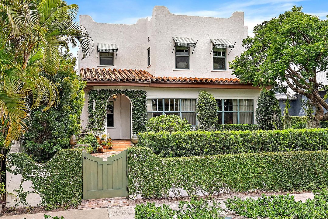 For Sale: $2,995,000 (5 beds, 4 baths, 3067 Square Feet)