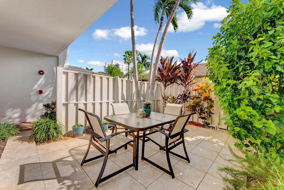 For Sale: $1,400,000 (3 beds, 2 baths, 2206 Square Feet)