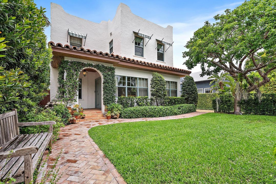 For Sale: $2,995,000 (5 beds, 4 baths, 3067 Square Feet)