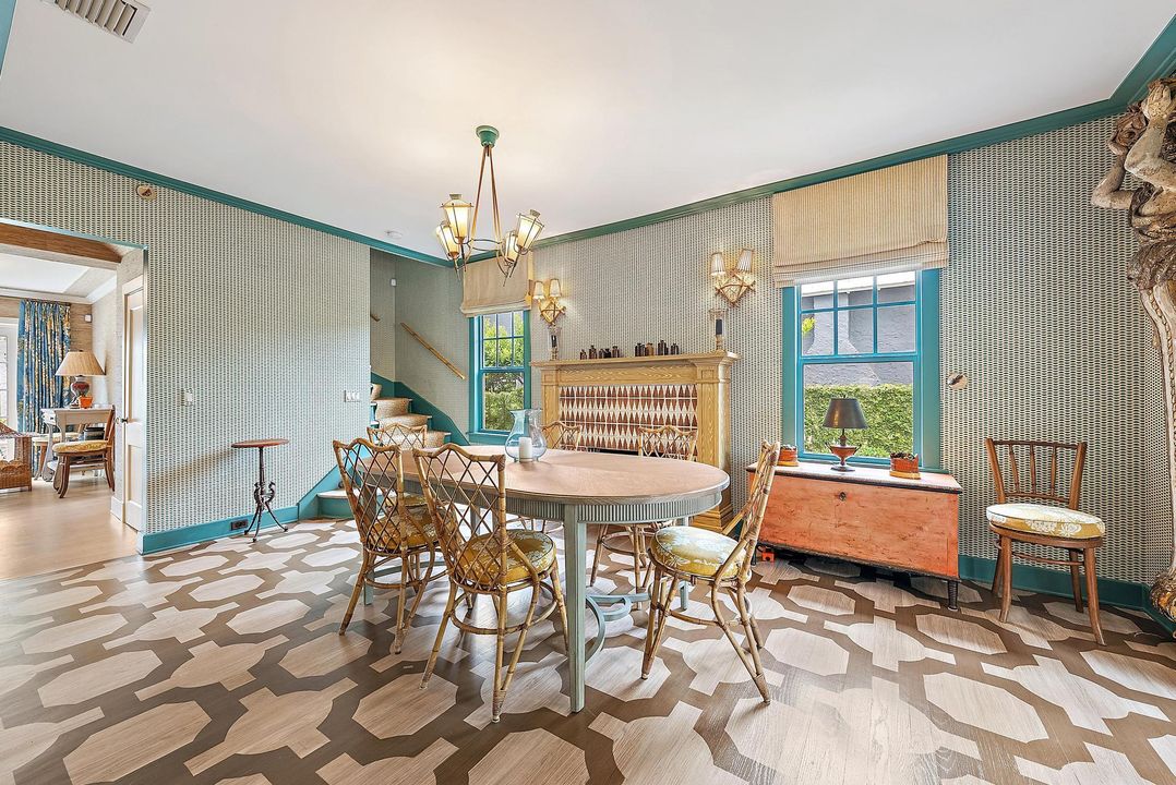 For Sale: $2,995,000 (5 beds, 4 baths, 3067 Square Feet)