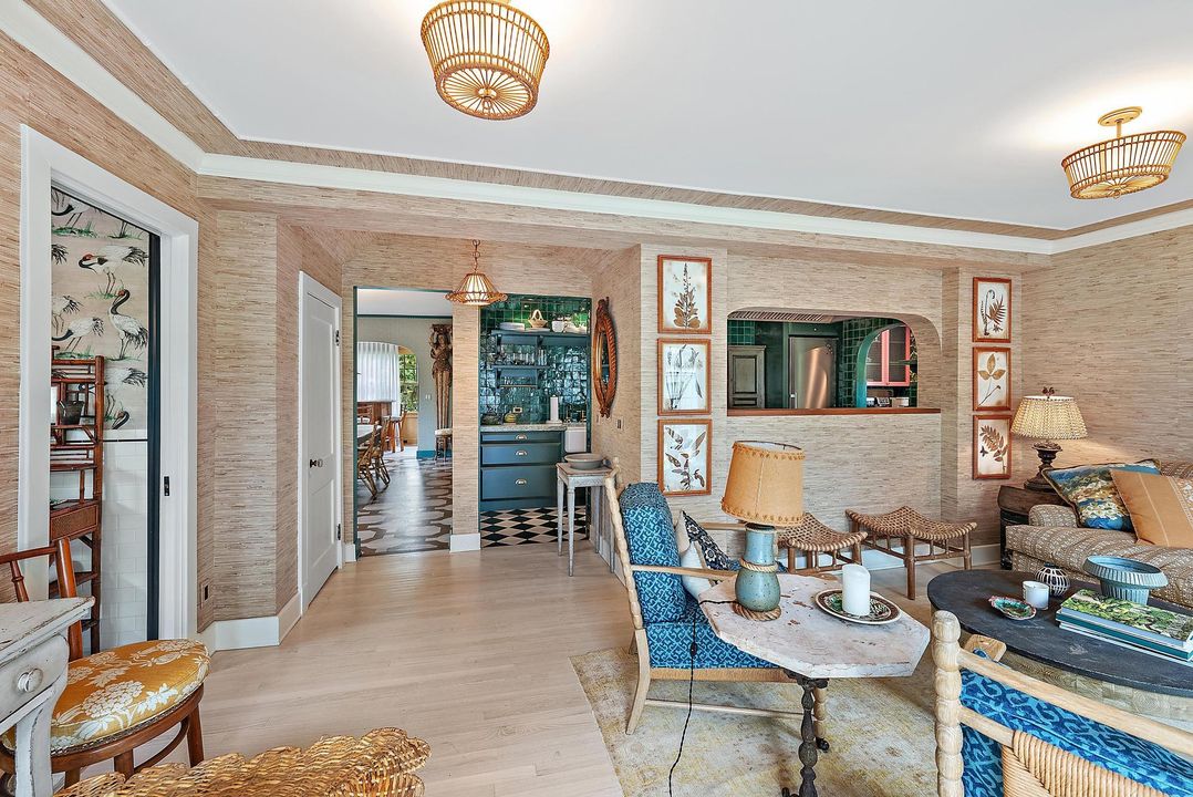 For Sale: $2,995,000 (5 beds, 4 baths, 3067 Square Feet)