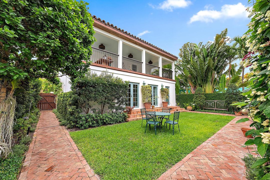 For Sale: $2,995,000 (5 beds, 4 baths, 3067 Square Feet)