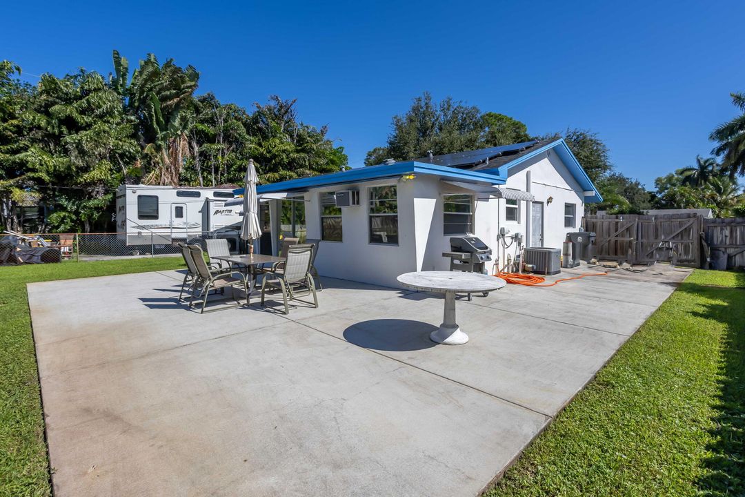 Active With Contract: $445,000 (3 beds, 1 baths, 1200 Square Feet)