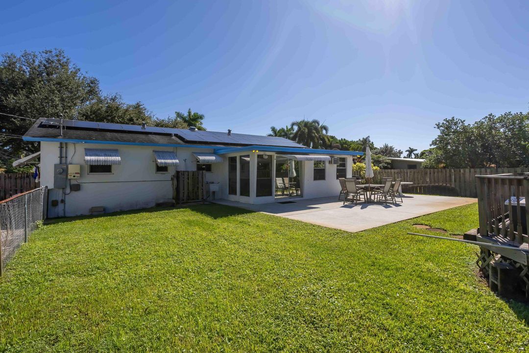 Active With Contract: $445,000 (3 beds, 1 baths, 1200 Square Feet)