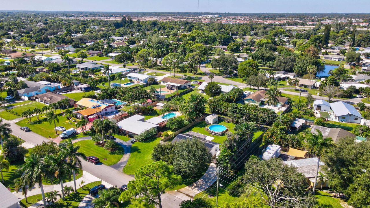 Active With Contract: $445,000 (3 beds, 1 baths, 1200 Square Feet)