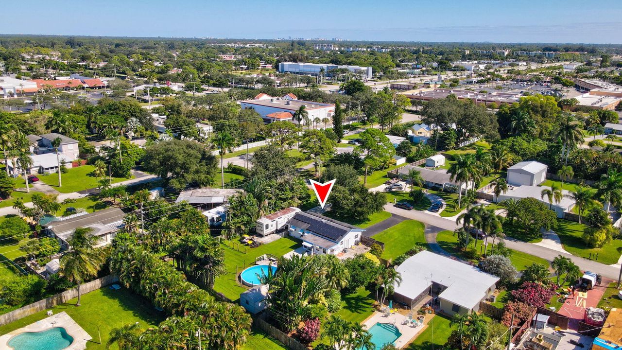 Active With Contract: $445,000 (3 beds, 1 baths, 1200 Square Feet)