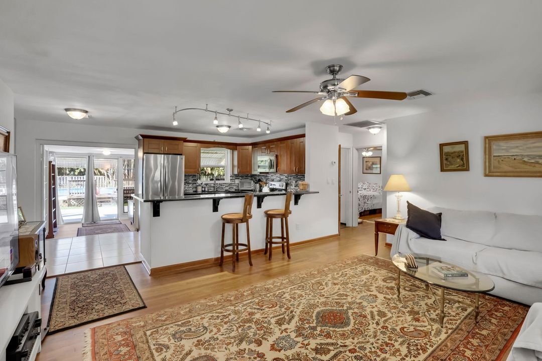 Active With Contract: $445,000 (3 beds, 1 baths, 1200 Square Feet)