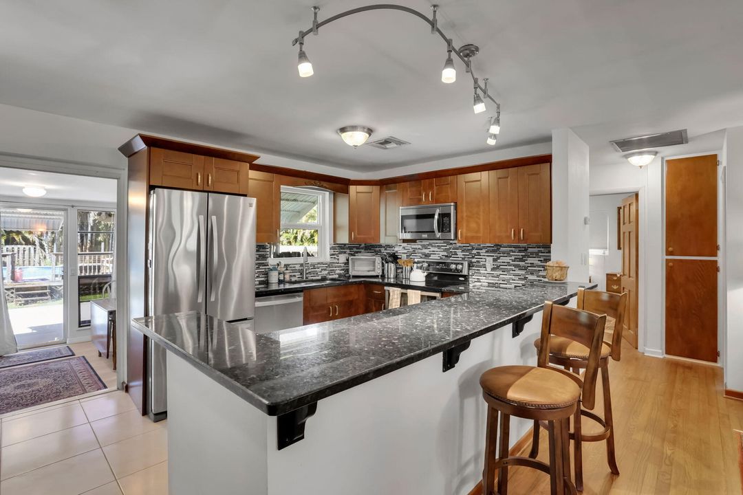 Active With Contract: $445,000 (3 beds, 1 baths, 1200 Square Feet)