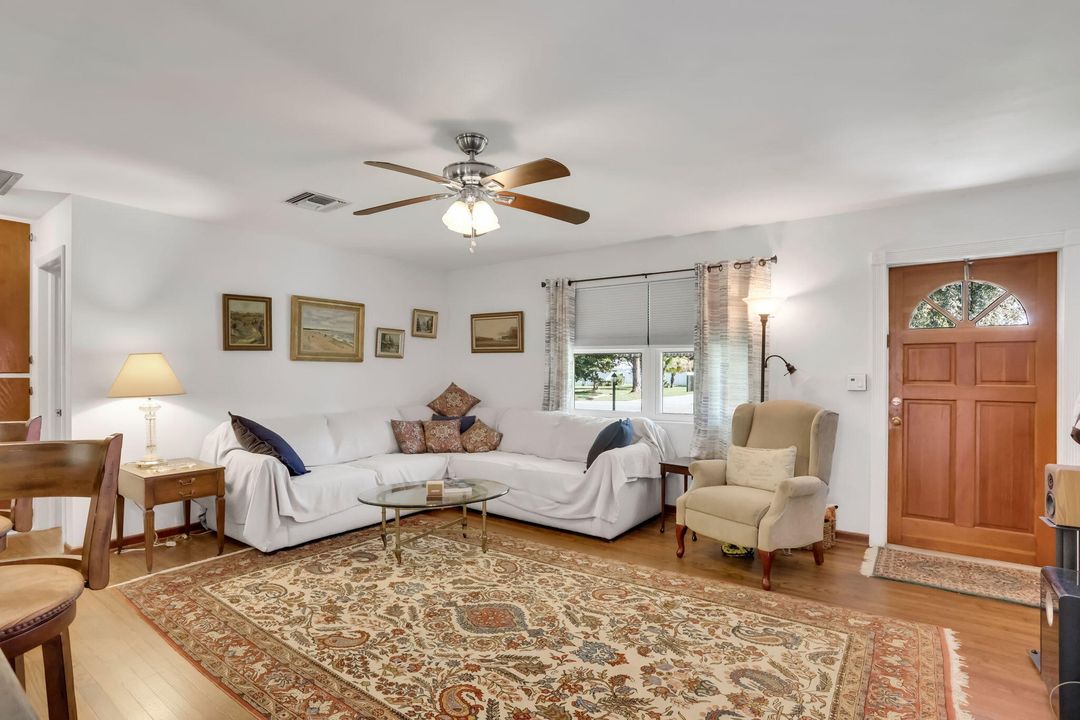 Active With Contract: $445,000 (3 beds, 1 baths, 1200 Square Feet)