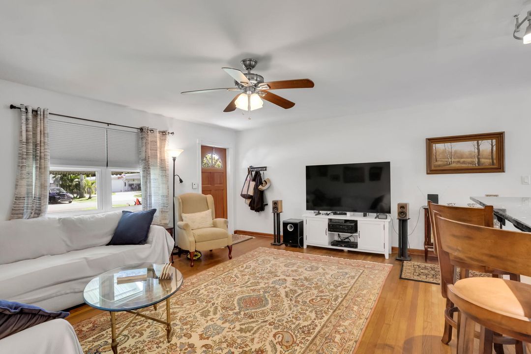 Active With Contract: $445,000 (3 beds, 1 baths, 1200 Square Feet)