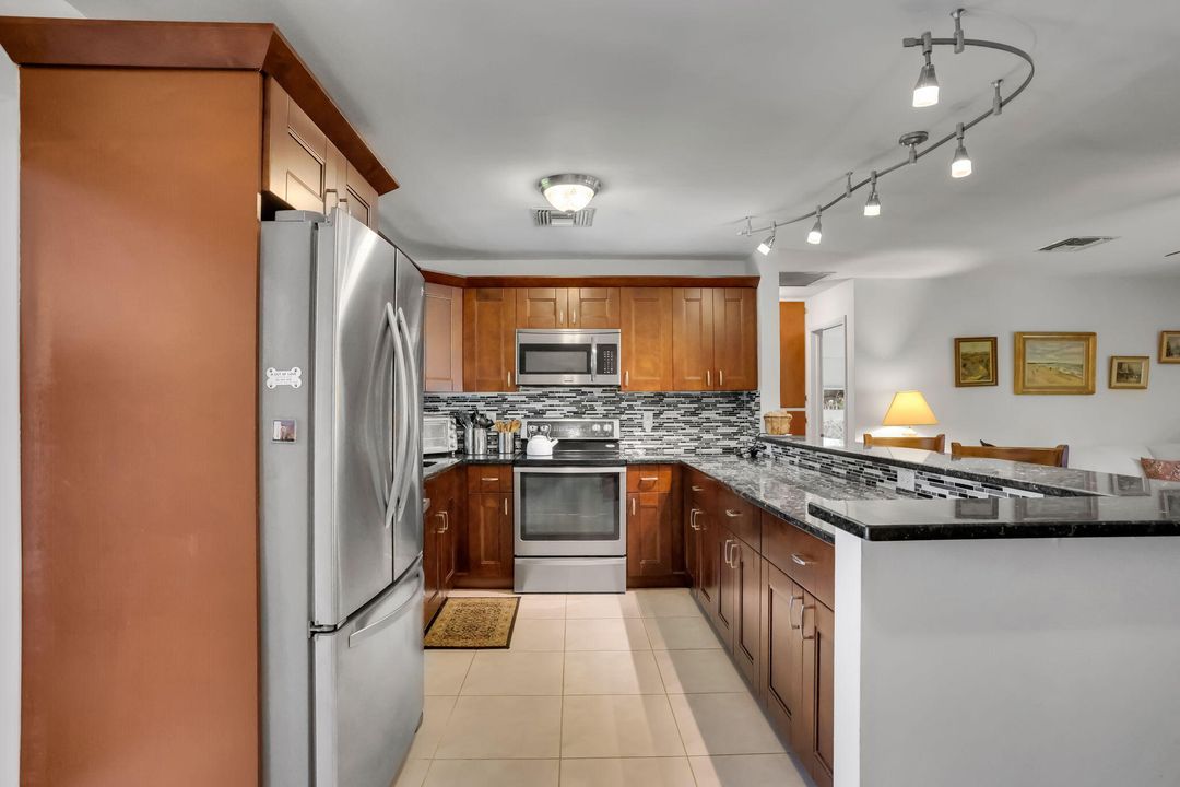 Active With Contract: $445,000 (3 beds, 1 baths, 1200 Square Feet)