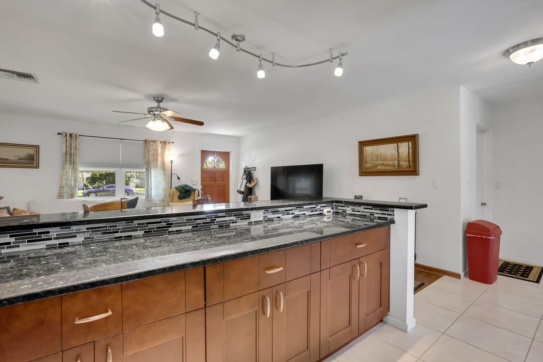 Active With Contract: $445,000 (3 beds, 1 baths, 1200 Square Feet)