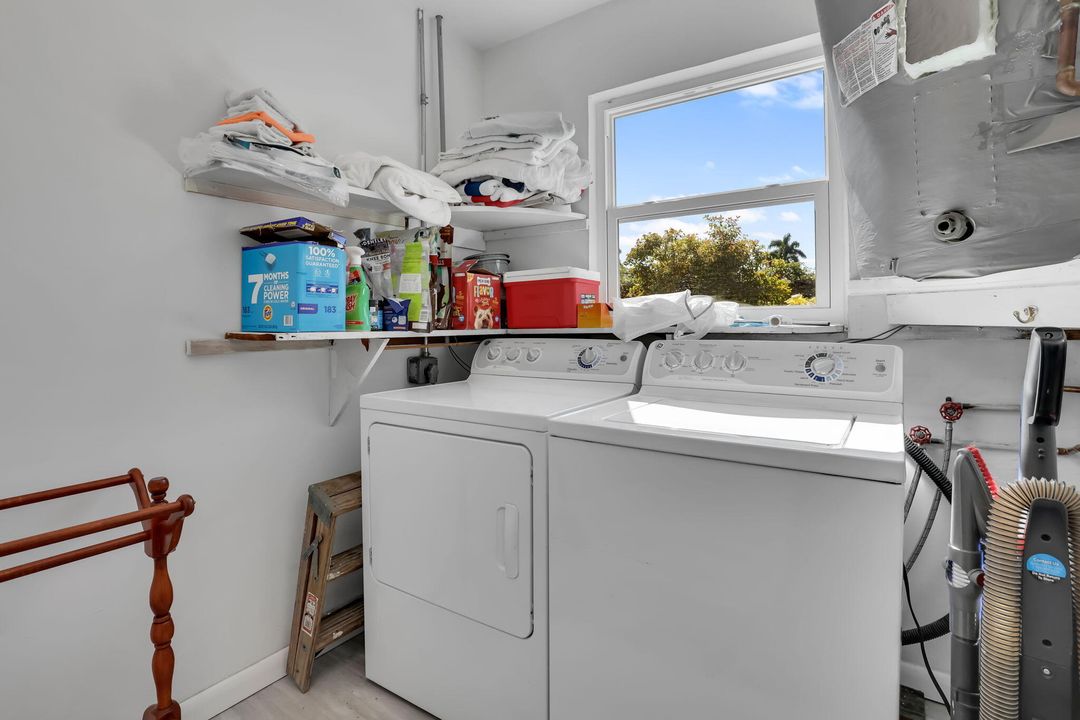 Active With Contract: $445,000 (3 beds, 1 baths, 1200 Square Feet)