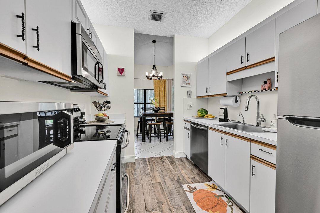 For Sale: $340,000 (3 beds, 2 baths, 1846 Square Feet)