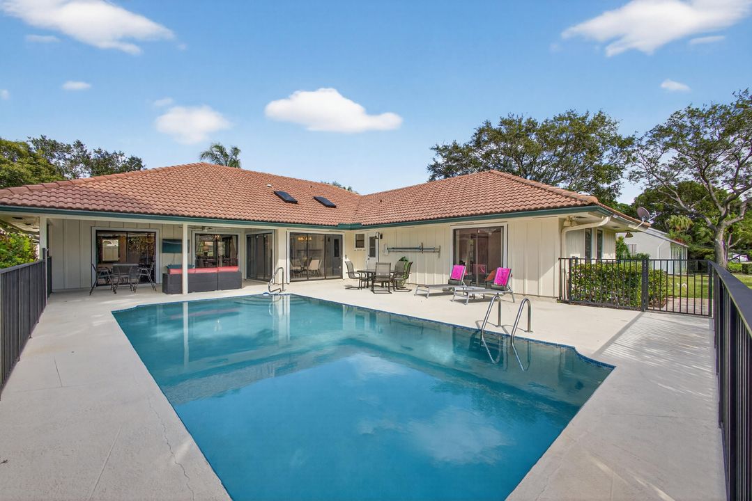 For Sale: $1,250,000 (4 beds, 2 baths, 2318 Square Feet)