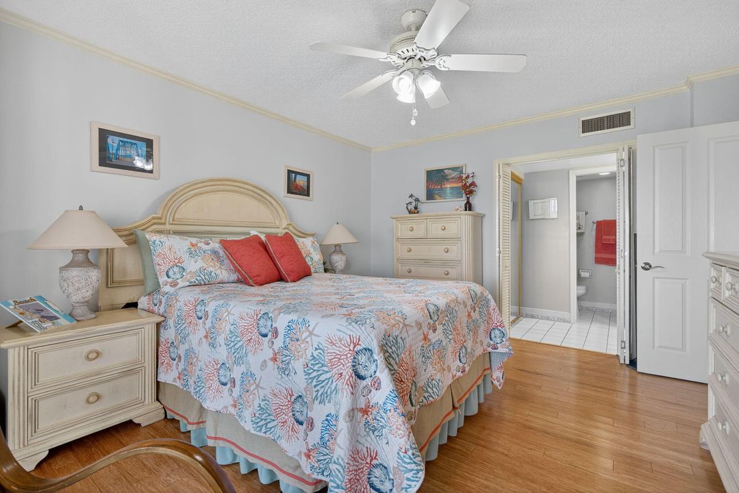 For Sale: $335,000 (2 beds, 2 baths, 1079 Square Feet)