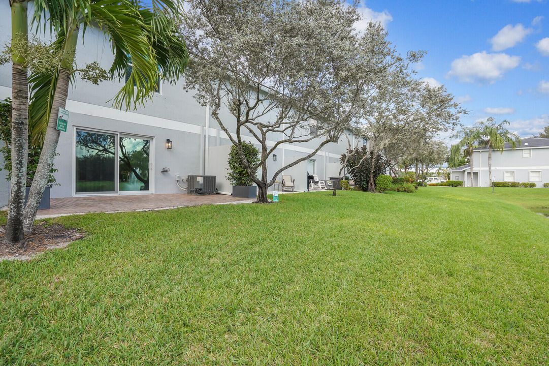 For Rent: $3,300 (3 beds, 2 baths, 1474 Square Feet)