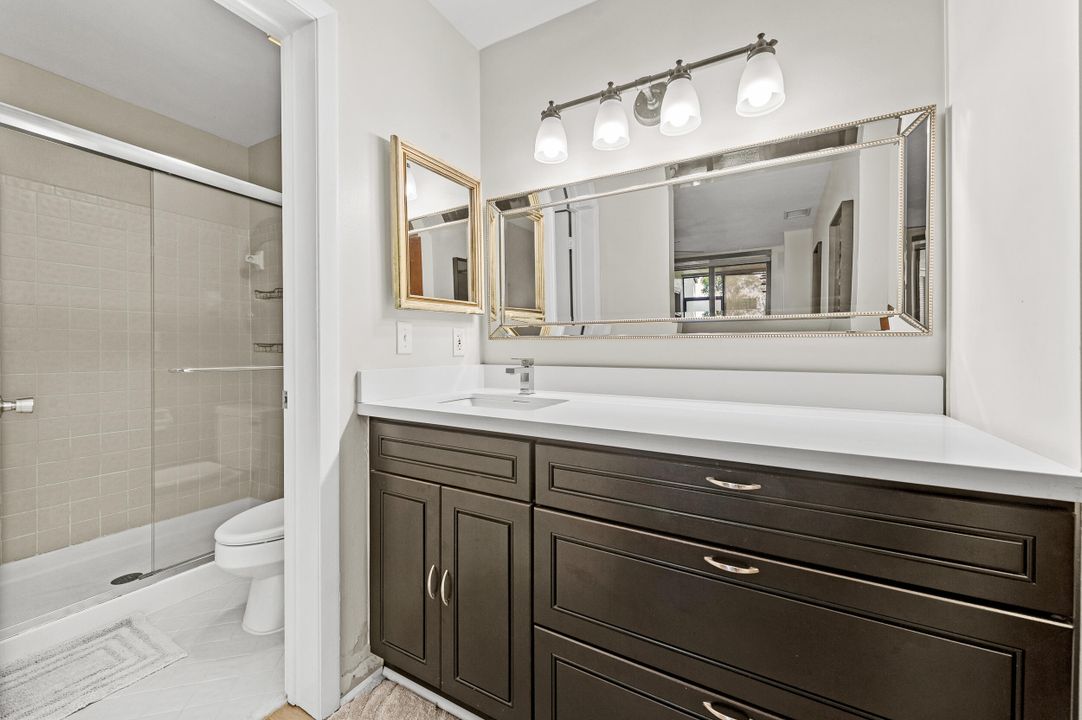 Active With Contract: $255,000 (2 beds, 2 baths, 978 Square Feet)