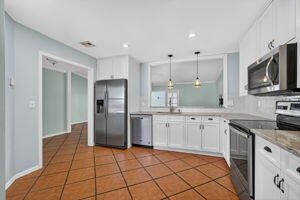 待售: $570,000 (3 贝兹, 2 浴室, 1788 平方英尺)