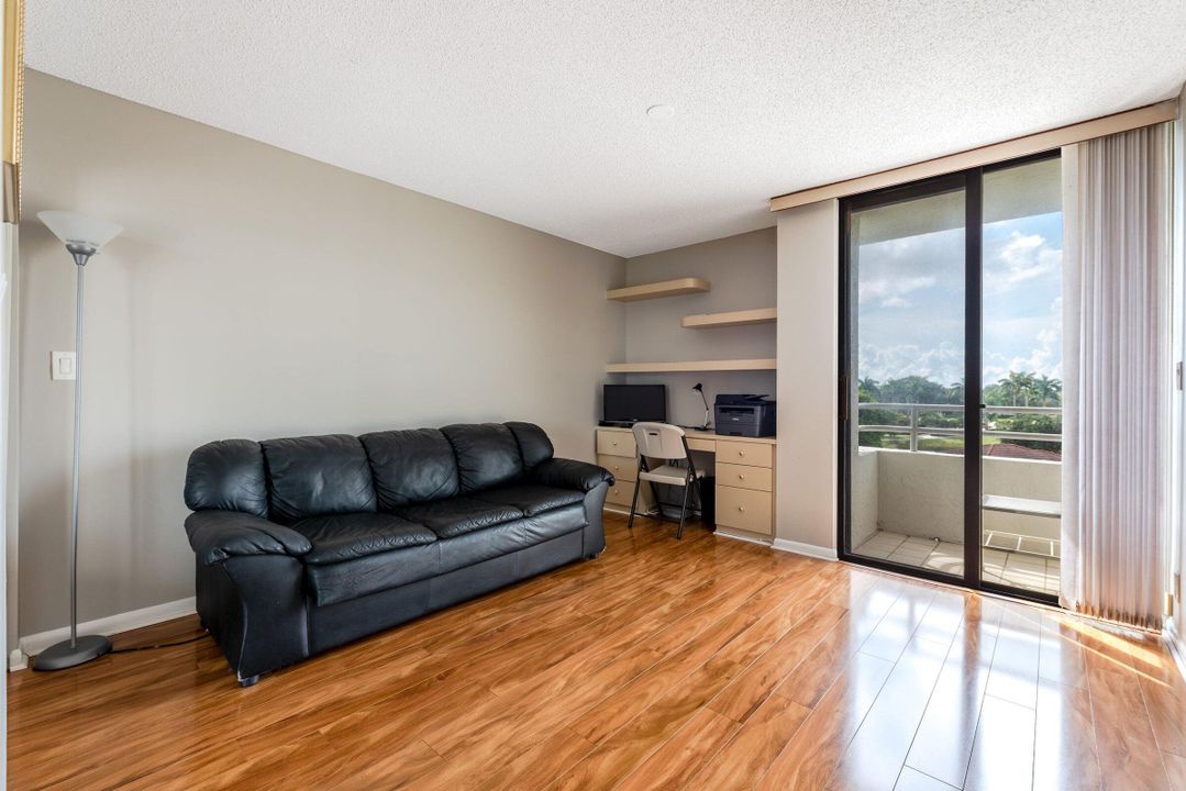 For Sale: $249,000 (2 beds, 2 baths, 1415 Square Feet)