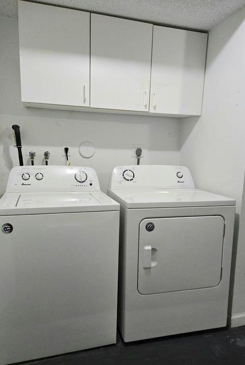 For Sale: $565,000 (3 beds, 2 baths, 1637 Square Feet)