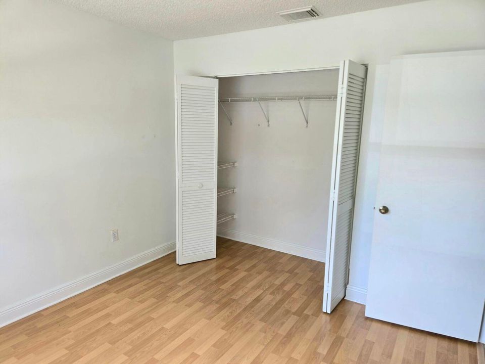 For Sale: $565,000 (3 beds, 2 baths, 1637 Square Feet)