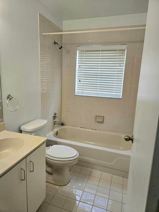 For Sale: $565,000 (3 beds, 2 baths, 1637 Square Feet)